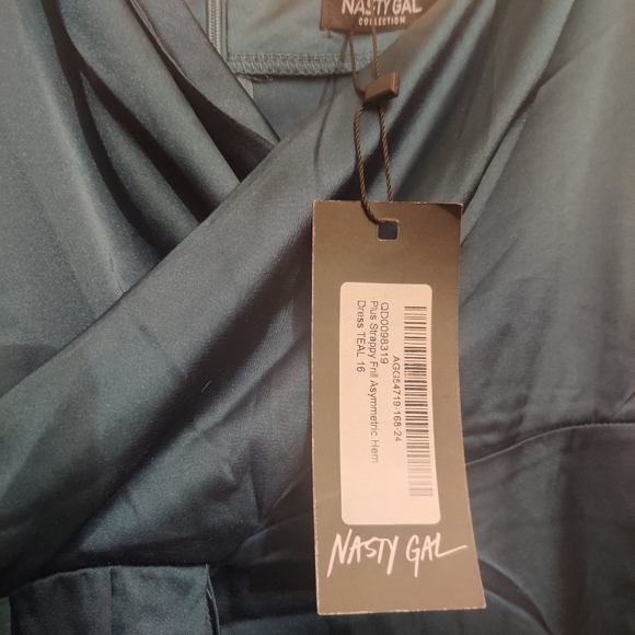 NWT Nasty Gal asymmetrical frill hem dress - Picture 5 of 5